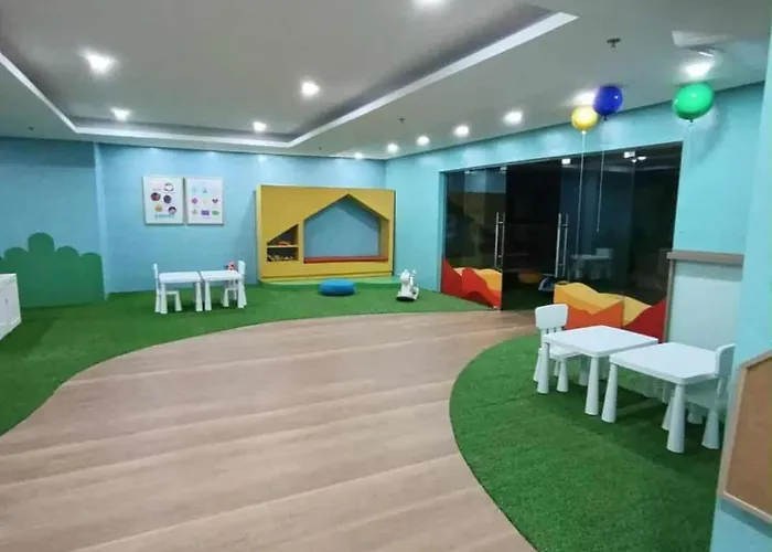 Sunshine100 1bedroom 65inchestv Poolgymbilliardplayground Apartment Manila